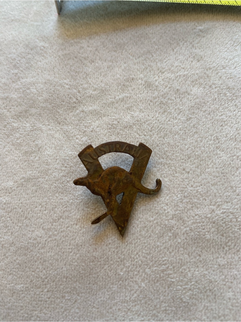 Vintage Kangaroo Brooch Pin in Brown Brass Tone